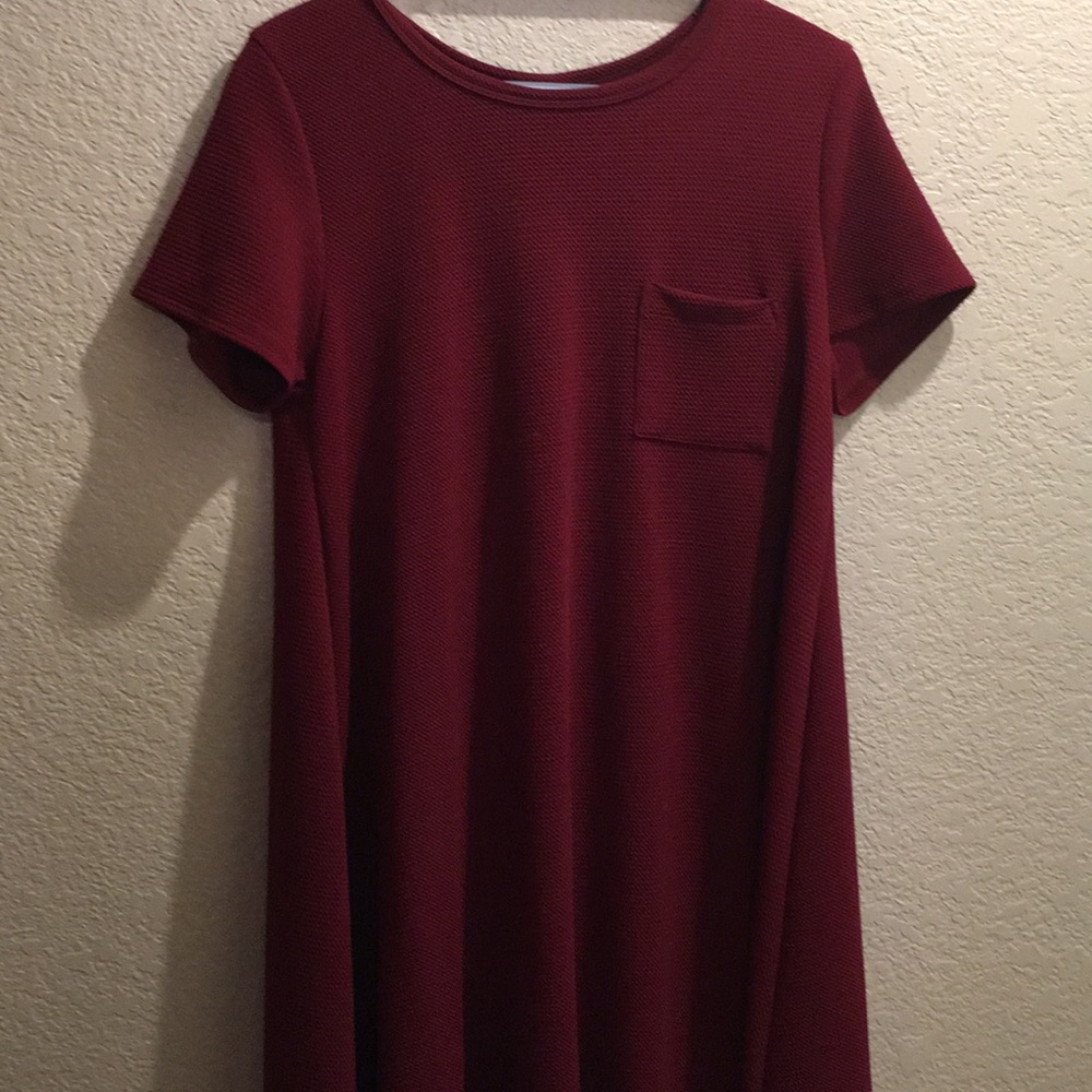 LuLaRoe burgundy Carly, size medium